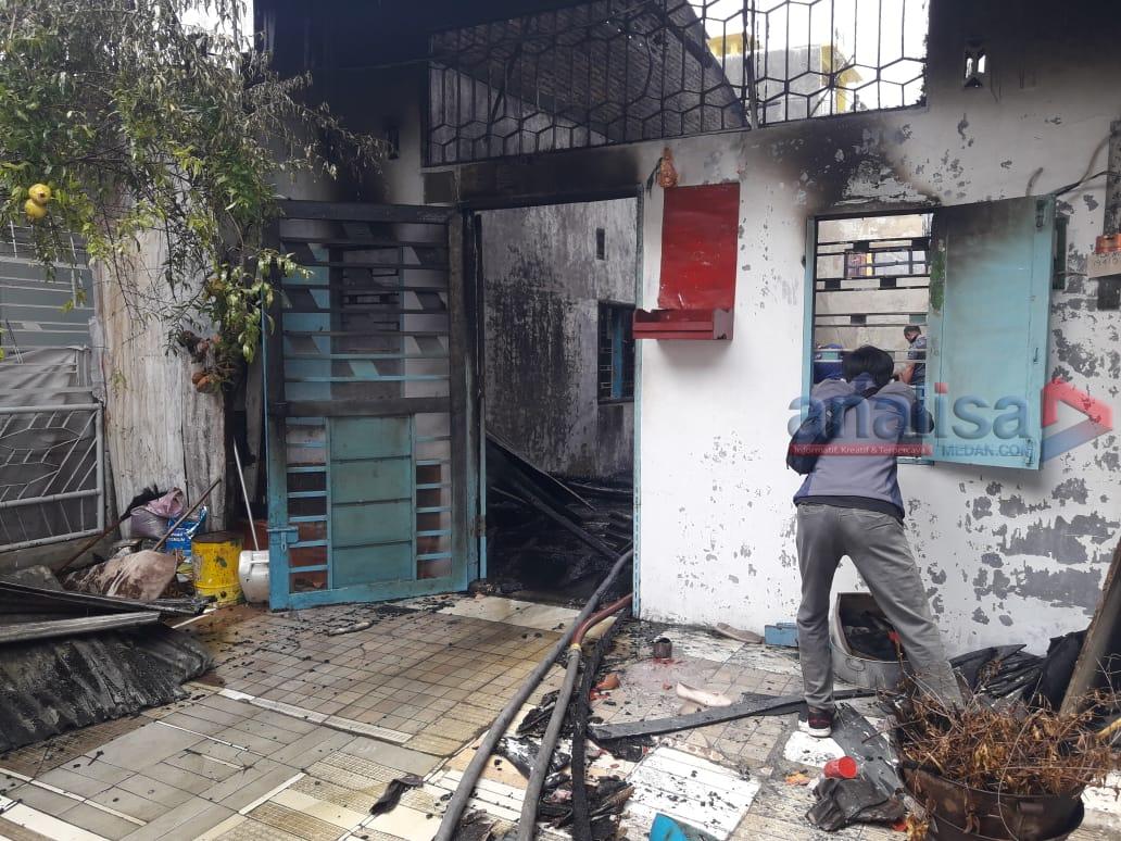 Dua Rumah di Gang Tentram dan Akik Terbakar