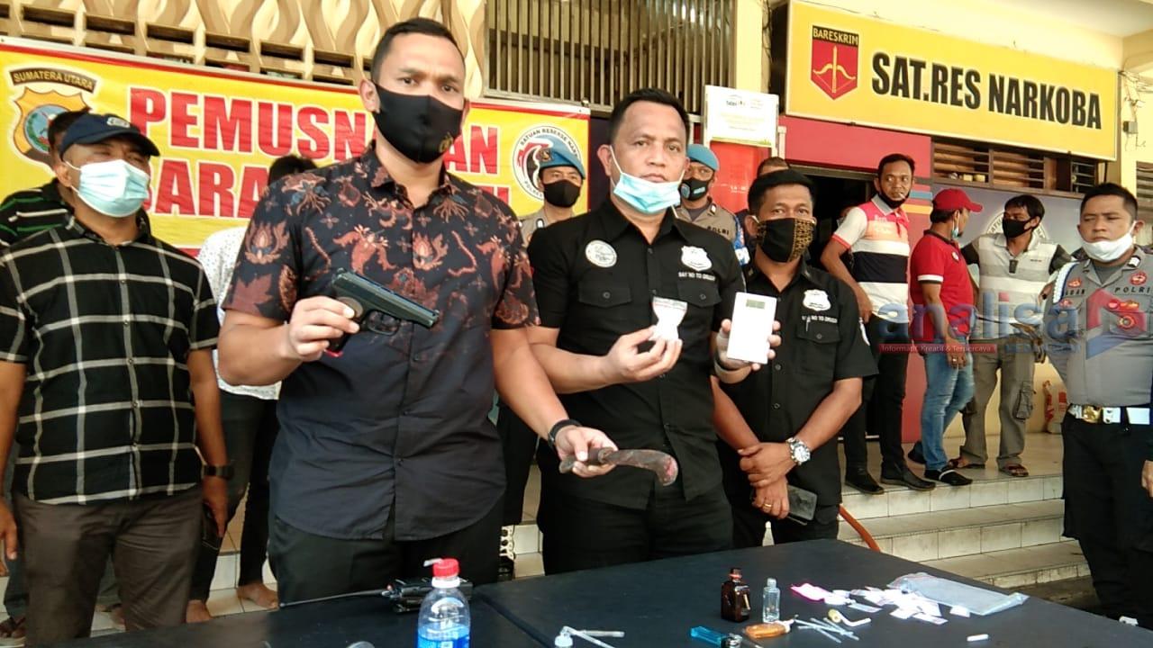 Sarang Narkoba di Jalan Multatuli Diobrak-abrik, 10 Orang Diangkut Polisi