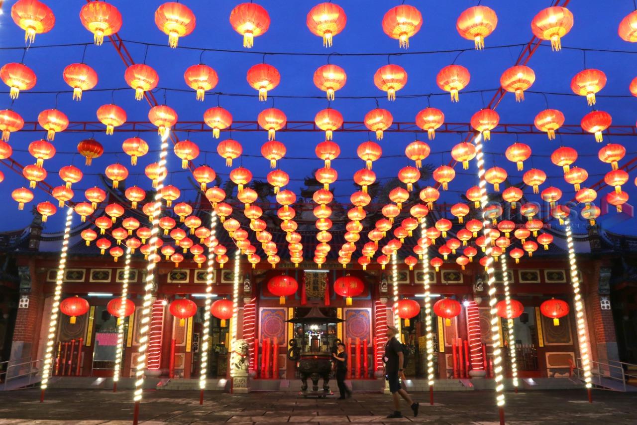 Lampion di Vihara Gunung Timur