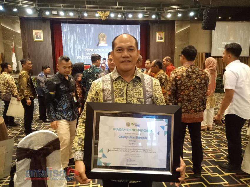 Galery Ulos Sianipar Terima Penghargaan Juara I Penghargan Paritrana