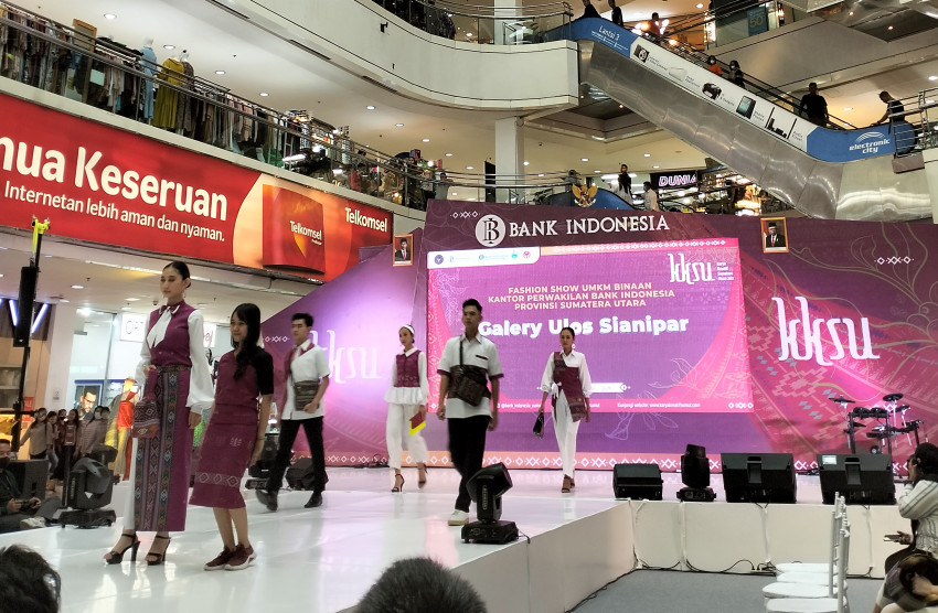Galery Ulos Sianipar Ramaikan Kreasi Budaya Sumut