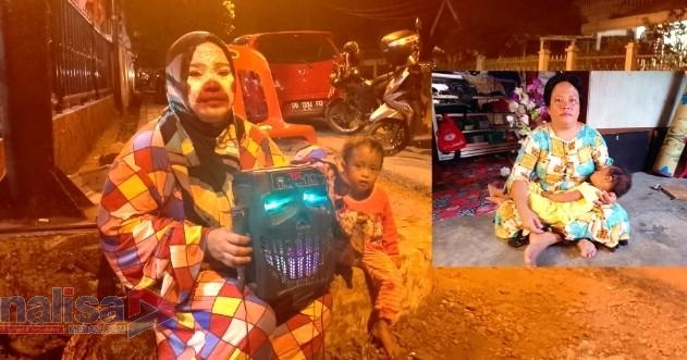 Demi Makan dan Ikut Bayar Zakat, Ibu dan Balita Terpaksa Ngamen di Sidimpuan