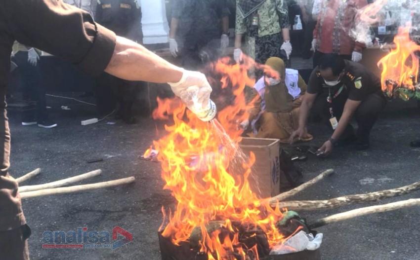 20 Kilo Ganja, 279 Gram Sabu Dimusnahkan Kejari Padangsidimpuan