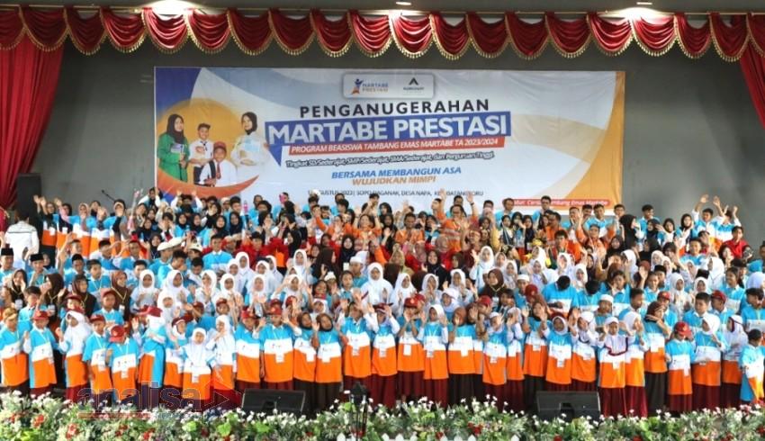 Agincourt Kucurkan Beasiswa Kepada 283 Siswa di Tapsel