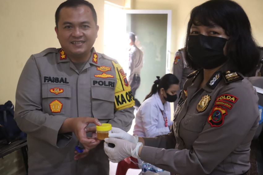 Polres Langkat Cek Urine Anggota Polri dan ASN