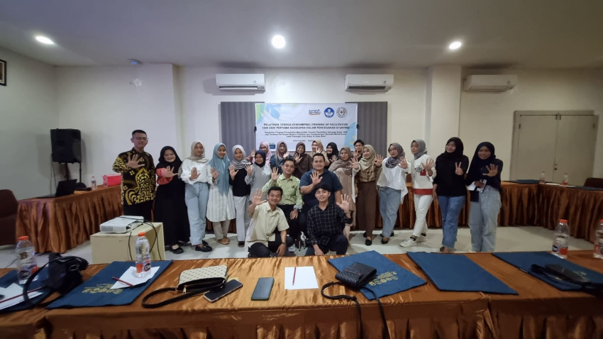 Institut Kesehatan Helvetia Libatkan Remaja dalam Pencegahan Stunting Melalui Pelatihan Tenaga Pendamping 1000 HPK