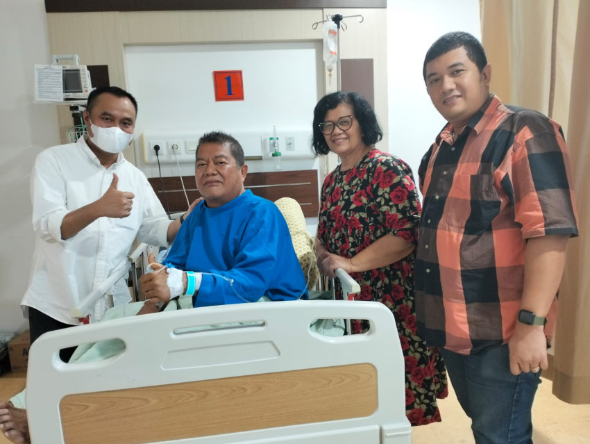 Peduli Anggota, Ketua  PWI Sumut Kunjungi Wartawan Senior di RS Adam Malik