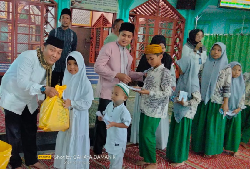 BKMT UMA Santuni 50 Anak Yatim dan Duafa