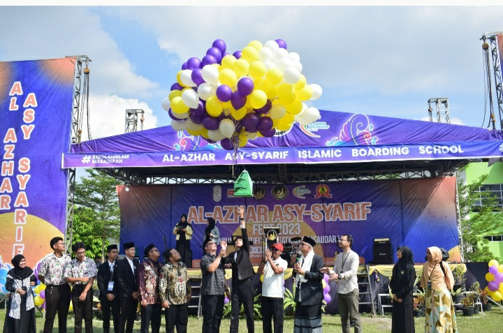 Spektakuler! Al Azhar Asy Syarif Fest 2023 Resmi Dibuka, Diikuti 72 Sekolah