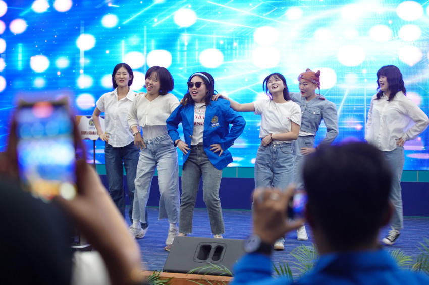 Mahasiswa Asal Korea Selatan di UMSU,Gelar Tarian dan Vocal Grup