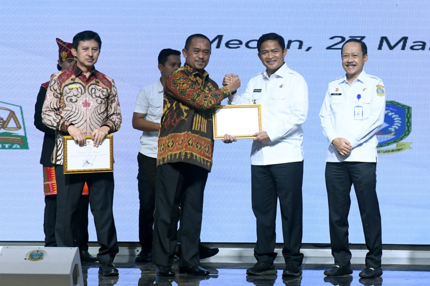 Pemprov Sumut Raih Penghargaan Sertifikasi dengan Luasan Terbanyak dari KPK