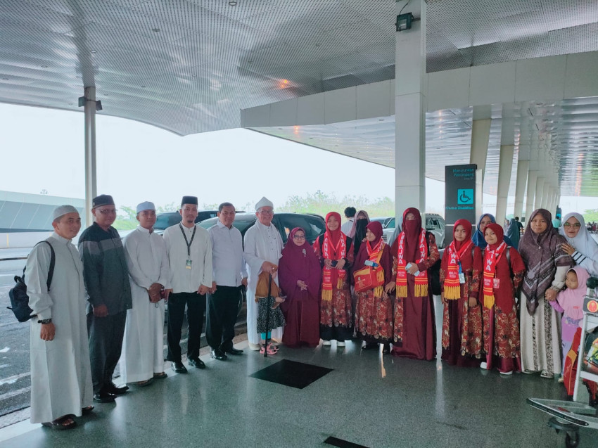 Hafal 30 Juz Alquran, Santri Pesantren Baitul Mustaqfirin Al Amir Umroh Gratis