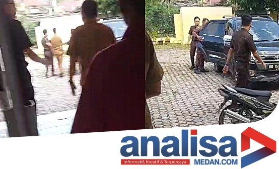Oknum Bendahara di Sidimpuan Dijemput Kejaksaan Dari Kantornya Saat Sedang Duduk-Duduk