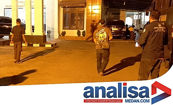 Tengah Malam, Sejumlah Pejabat Sidimpuan Datangi Kejaksaan. Ada Apa?