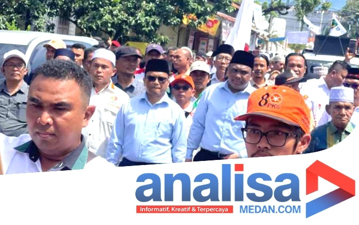 Ratusan Pendukung Iringi "Mantap" Mendaftar ke KPU Padangsidimpuan