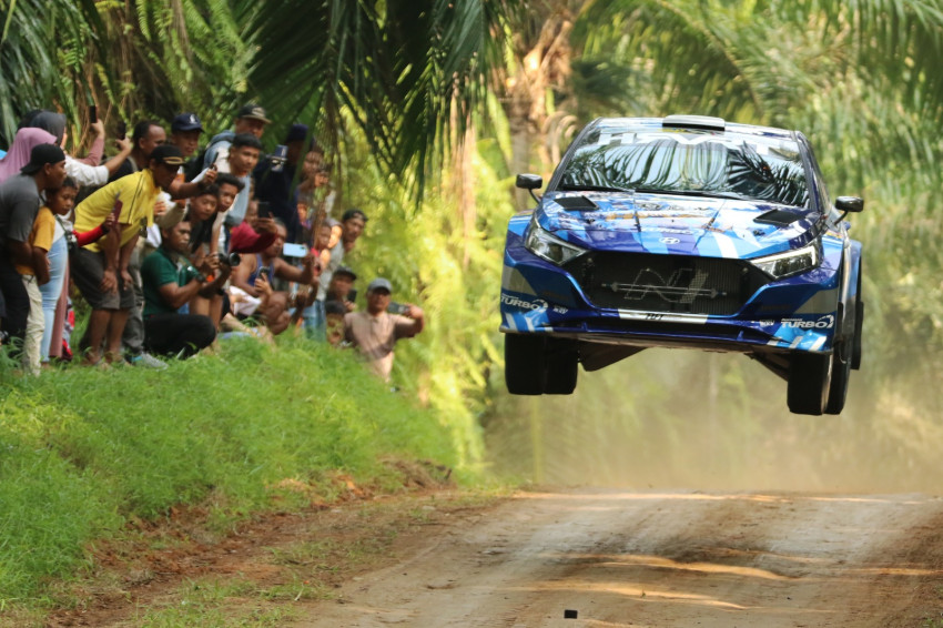 Rihans Variza Tercepat pada leg-1 Kejurnas Rally Putaran II dan APRC Sumut
