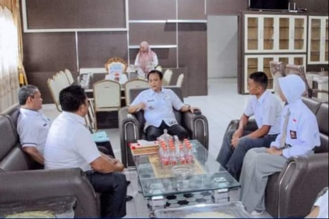 Pj Bupati Palas Menerima Dua Calon Paskibraka Utusan Daerah Ke Provinsi Sumut