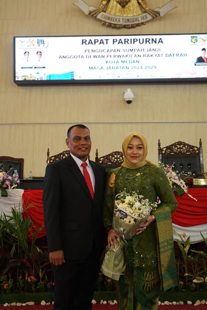 Bidan Cantik Turut Dilantik Sebagai Anggota DPRD Medan