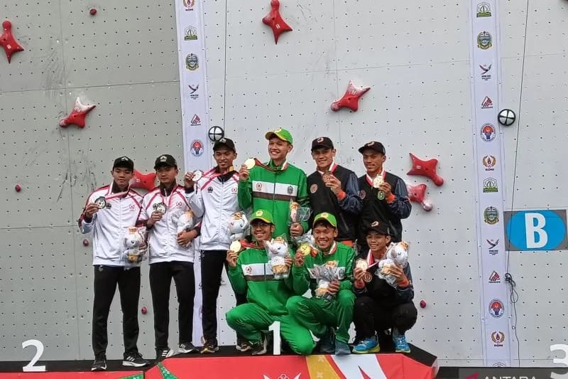 Kalahkan Juara Olimpiade, Tim Panjat Tebing Sumut Raih Emas Speed Relay