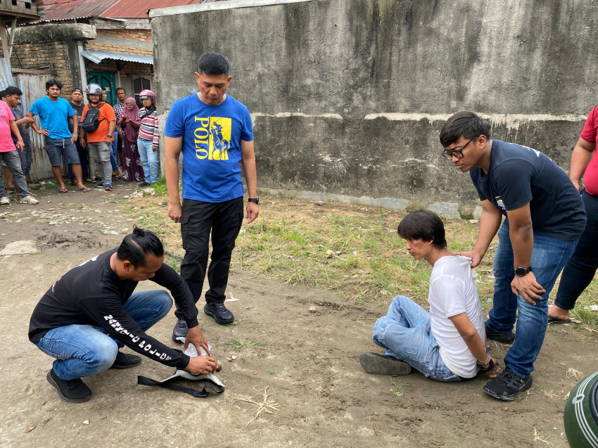 Sarang Narkoba di Jalan Mesjid Taufik Digerebek, Diduga Pengedar Diringkus