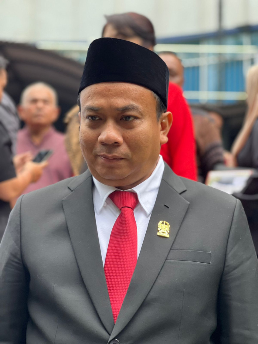 Rezeki Tak Pernah Tertukar, Anak Pedagang Balon Keliling Dilantik sebagai Anggota DPRD Medan