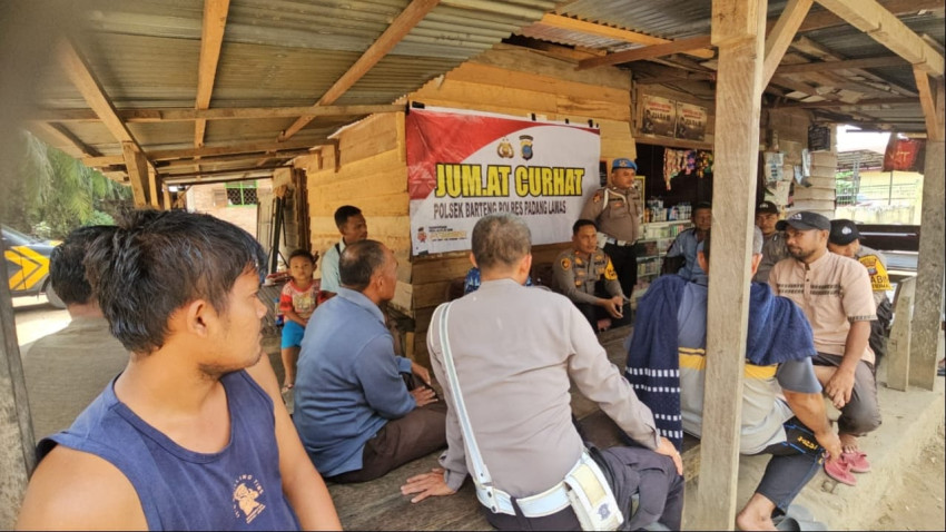 Jumat Curhat, Kapolsek Barumun Tengah  Ajak Warga Jaga Kamtibmas Jelang Pilkada
