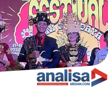 Kenakan Pakaian Adat Angkola, Siswa SMA N 1 Sidimpuan Raih Prestasi Pada Festival Seni Dan Budaya Se-Sumut