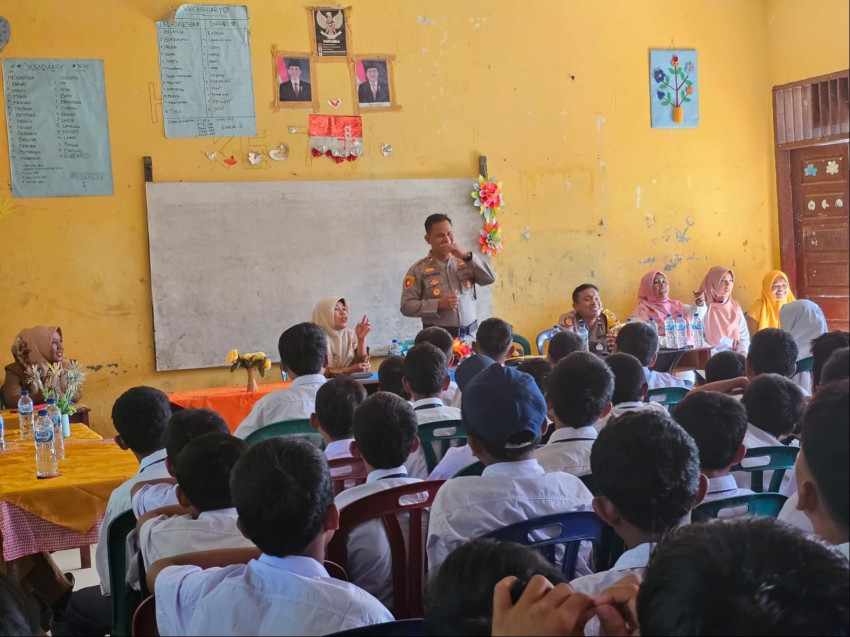 Edukasi Pelajar Bahaya Narkoba, Polsek Barumun Tengah Police Go To School