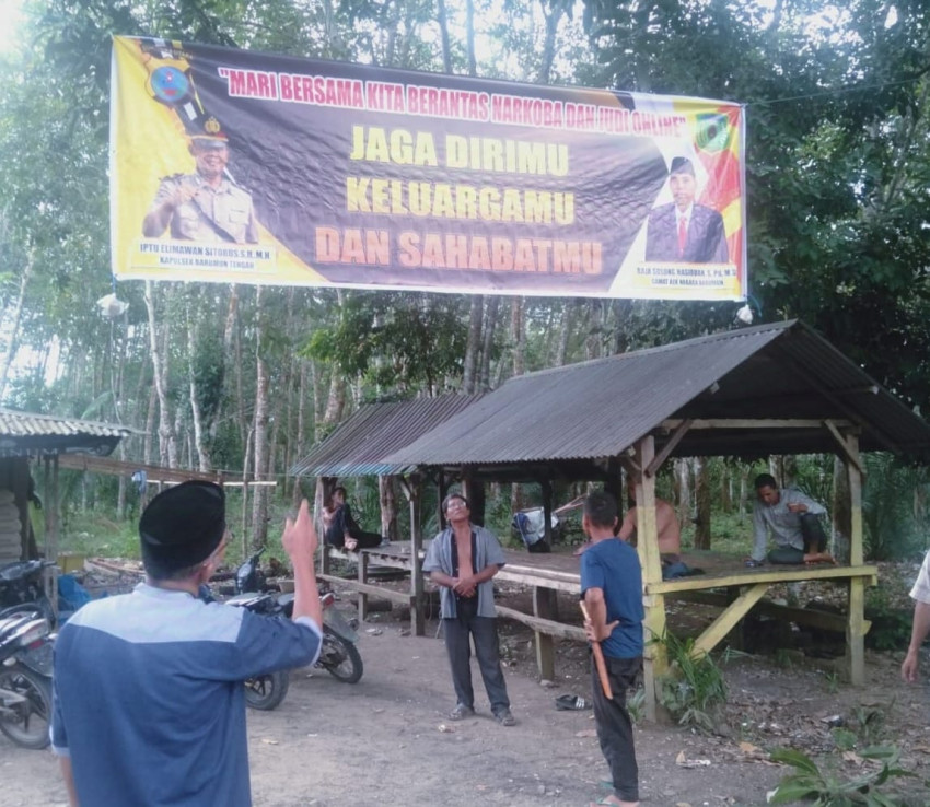 Cegah Peredaran Narkoba, Spanduk Himbauan Anti Narkoba Terpajang di Kecamatan  dan Desa