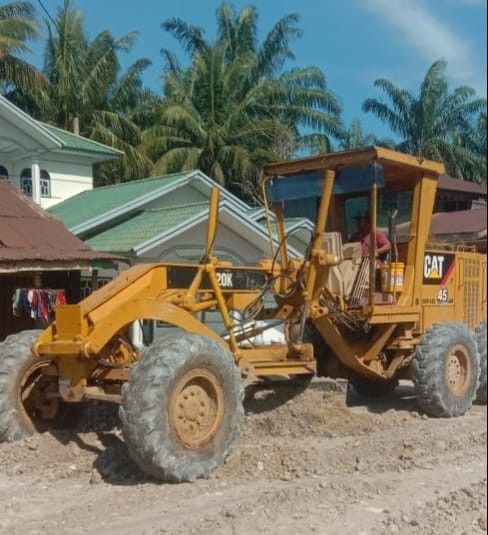 PTPN IV Unit Kebun Sosa Perbaiki Akses Jalan Sepanjang 3 Km