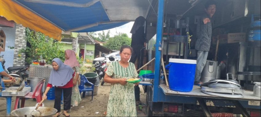 Dinsos dan Pemerintah Kecamatan Sosa  Dirikan Dapur Umum dan Posko Kesehatan di Lokasi Bencana