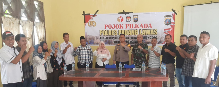 Ciptakan Pilkada Damai, Polsek BarumunTengah Polres Palas Gelar Pojok Pemilu