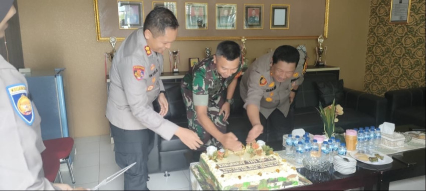 Dandim  0212/Tapsel Dikejutkan Kedatangan Kapolres bersama PJU ke Kodim