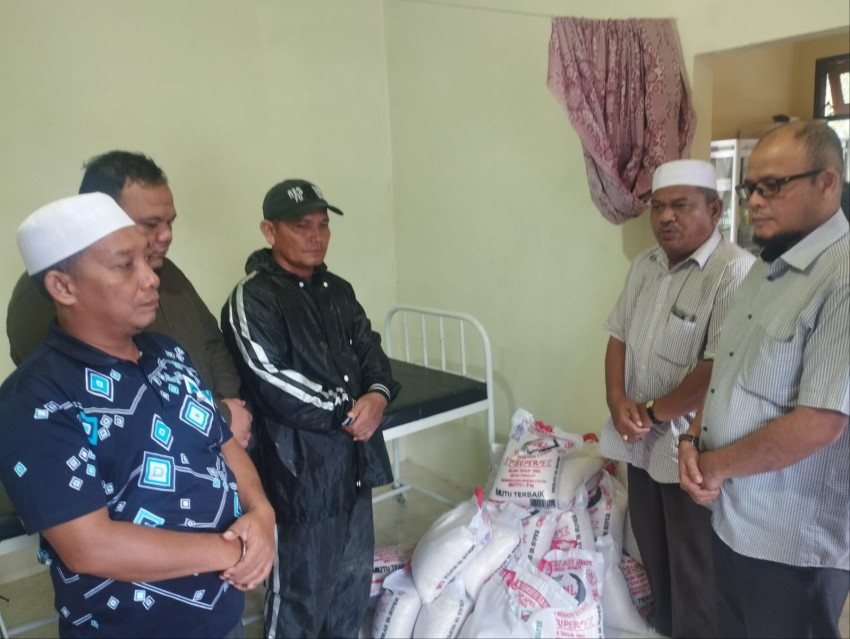 Calon Bupati PMA Peduli Sesama Bantu Korban Tertimbun Longsor