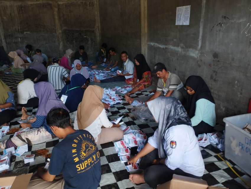 Lipat Surat Suara Pilkada, Emak Emak Terima Cuan dari KPU Palas