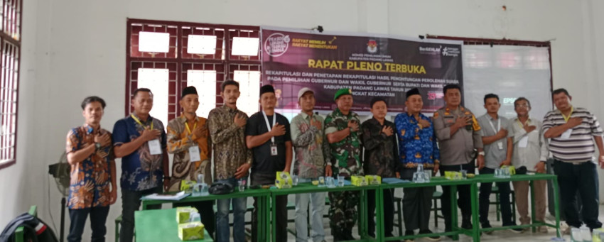 PPK Barumun Gelar Rapat Pleno Rekapitulasi Penetapan Hasil Perolehan Suara Kecamatan