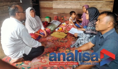 Dinsos Jenguk Keluarga Penderita Usus Berlobang di Sidimpuan