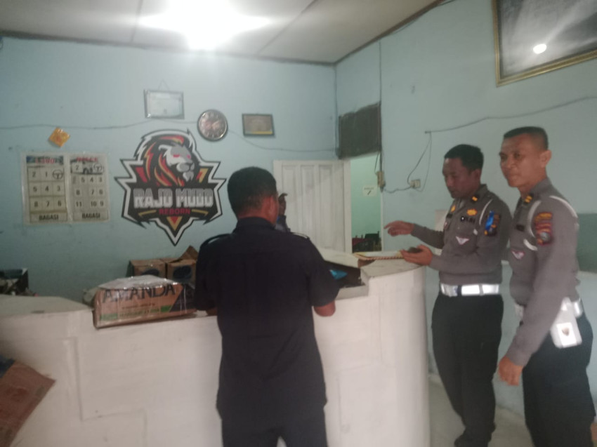 Satlantas Polres Tapteng Sosialisasi Keselamatan di Loket Bus Angkutan Umum