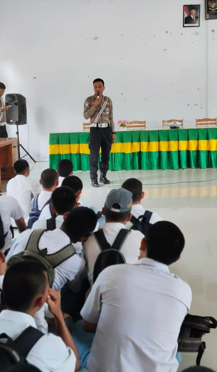 Satlantas Polres Tapteng Edukasi Pelajar Tertib Berlalu Lintas