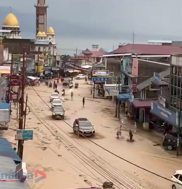 Banjir Bandang Buat Kota Prapat Mencekam