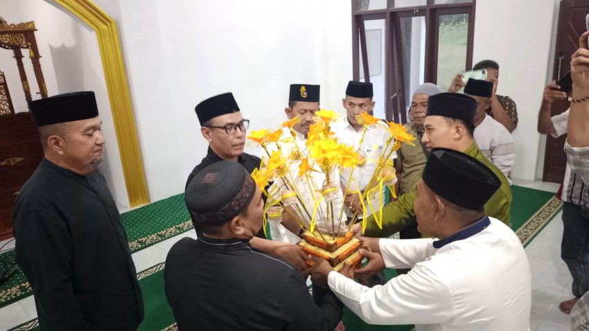 Hamdani Syahputra Disambut Tradisi Melayu di Pesisir Pantailabu
