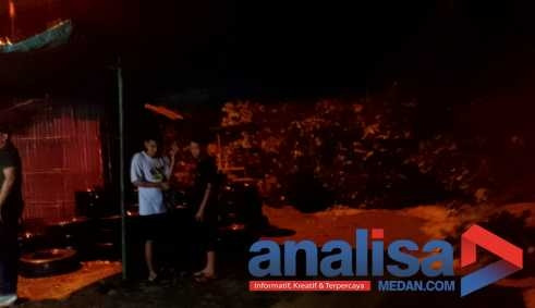 Jalan Nasional Sidimpuan Putus Total Akibat Longsor dan Pohon Tumbang