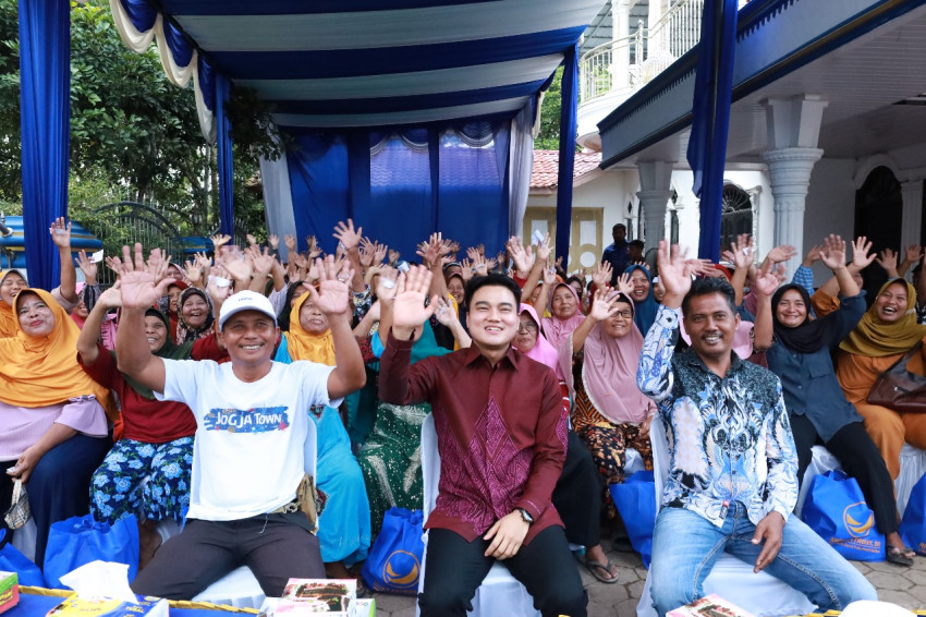 Pulang Kampung Lebaran, Ricky Anthony Disambut Hangat Ribuan Warga