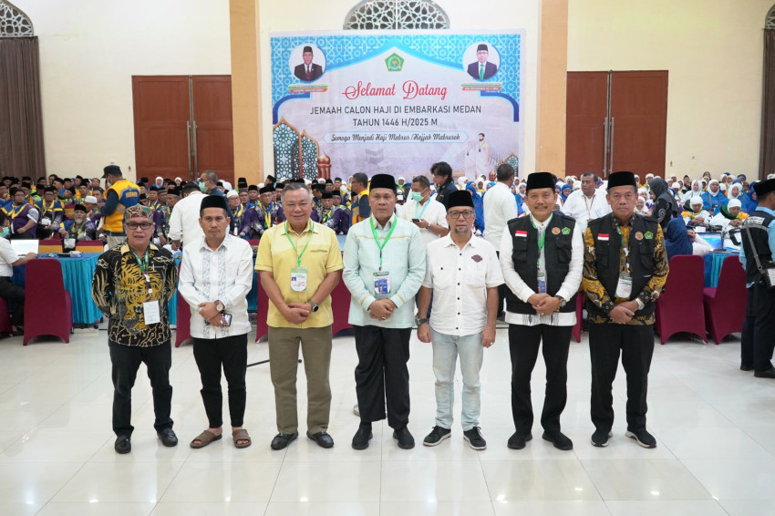 Bupati Tapsel Beri Tali Asih untuk 178 Calhaj, Termuda Berusia 22 Tahun