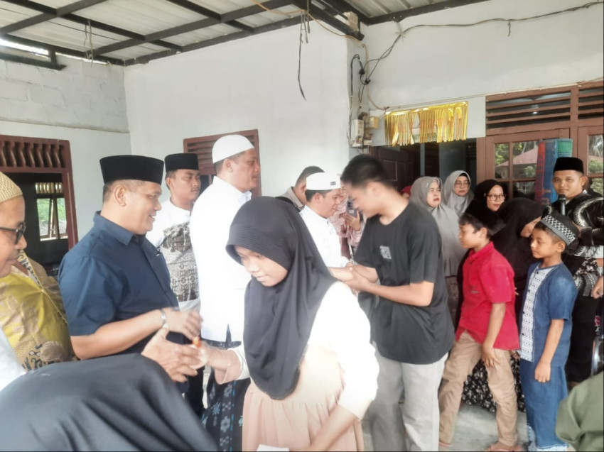Bupati Palas Safari Jumat, Santuni Anak Yatim