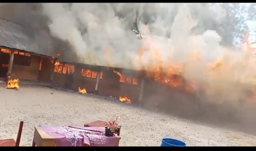 Gedung SDN 1203 Padang Hasior di Palas Terbakar, 7  Ruang Kelas Hangus