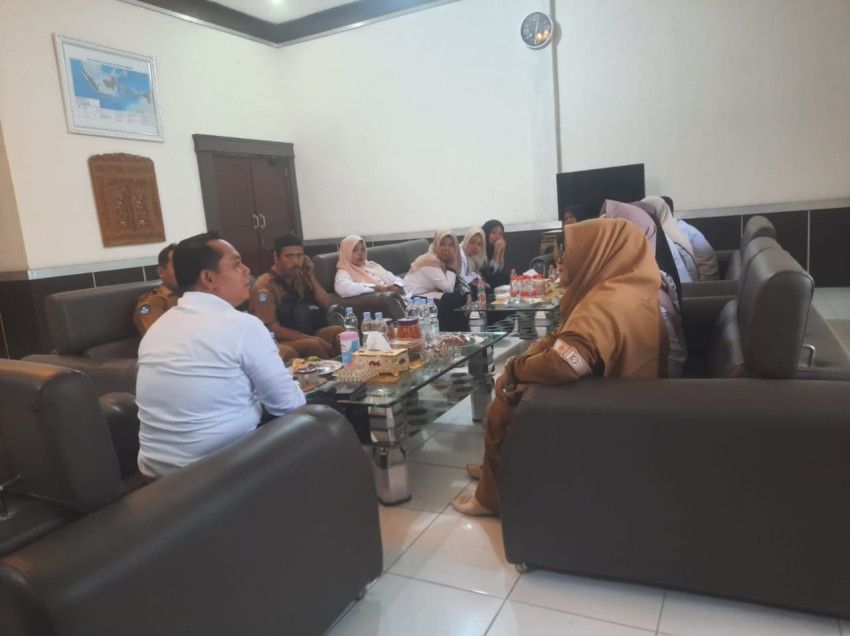 Menolak di Merger, Guru SDM 0103 Sibuhuan Temui Bupati Palas