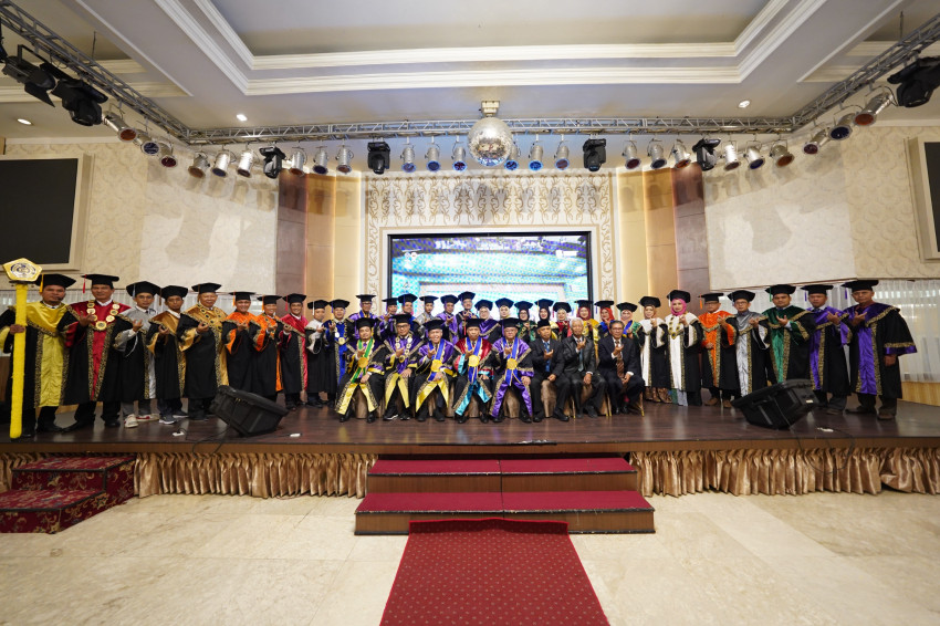 Mendikdasmen Hadiri Wisuda 1.940 Lulusan UMSU: Era AI Butuh Sarjana Problem Solver
