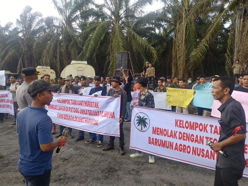 Kelompok Tani Luat Huristak Demo ke Kantor PT Agrinas Palma Nusantara