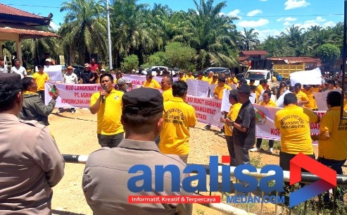 &lrm;Warga Langkimat Paluta Tuntut PT Agrinas (Eks Torganda) Kembalikan Tanah Ulayat 4200 Hektar